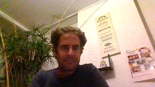 Snapshot of Vespa_Crabo chatting on September 2025 09:03:02 PM Vespa Crabo online show from September 2025 09:03:02 PM