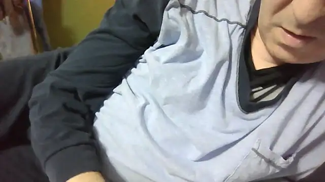 Snapshot of brtbrlss chatting on November 2025 06:04:02 PM brtbrlss online show from November 2025 06:04:02 PM