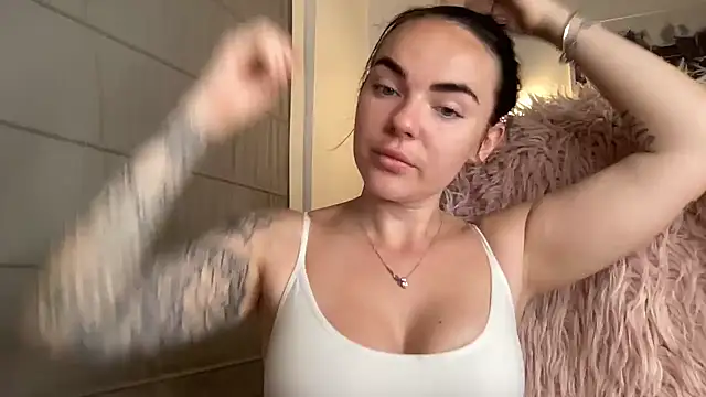 yorkshiregal online show from February 2025 05:02:01 AM