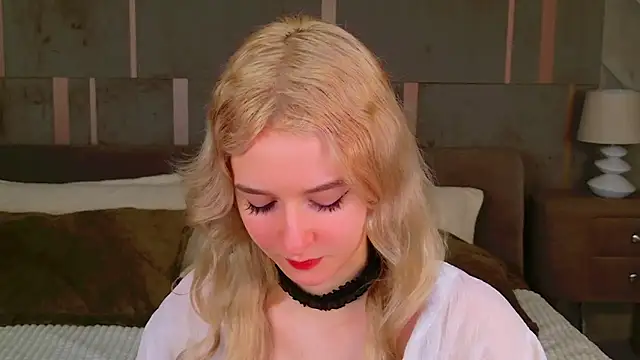 NaomiLoys online show from February 2025 12:17:02 AM