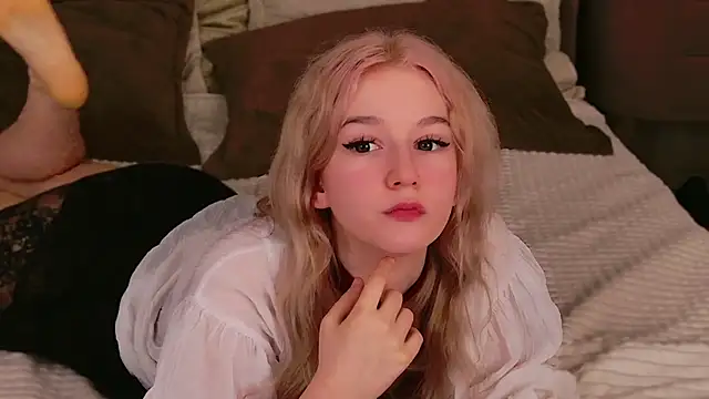 NaomiLoys online show from March 2025 08:40:01 PM