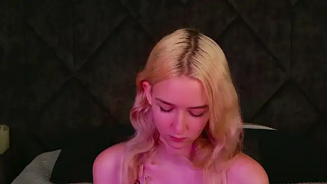 NaomiLoys online show from September 2025 09:03:02 PM