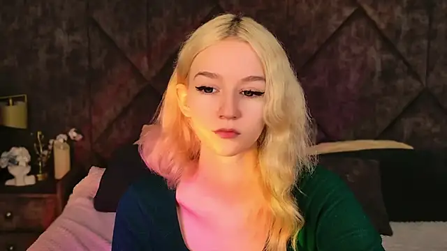 NaomiLoys online show from November 2025 10:37:01 AM