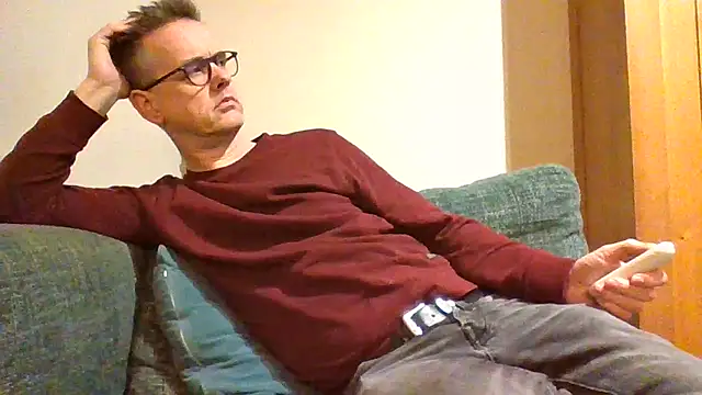 Snapshot of Hectorthyssen1 chatting on February 2025 10:11:02 PM Hectorthyssen1 online show from February 2025 10:11:02 PM