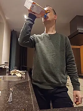 Snapshot of Hectorthyssen1 chatting on February 2026 05:34:02 AM Hectorthyssen1 online show from February 2026 05:34:02 AM