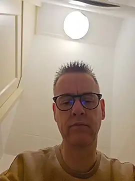 Snapshot of Hectorthyssen1 chatting on February 2026 10:44:02 AM Hectorthyssen1 online show from February 2026 10:44:02 AM