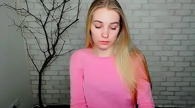 Queen ofLove online show from March 2025 05:21:01 PM