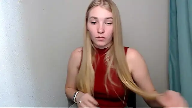 Snapshot of Queen_ofLove chatting on March 2026 11:25:02 AM Queen ofLove online show from March 2026 11:25:02 AM