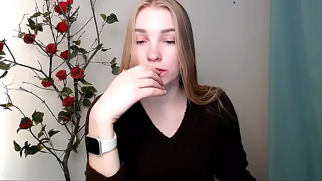 Snapshot of Queen_ofLove chatting on March 2026 03:28:01 PM Queen ofLove online show from March 2026 03:28:01 PM