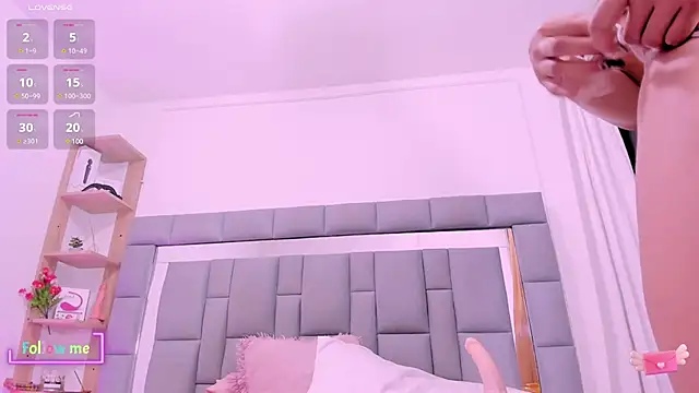 vivianne scott online show from March 2025 12:01:02 PM