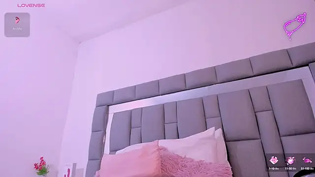 vivianne scott online show from September 2025 12:10:02 PM