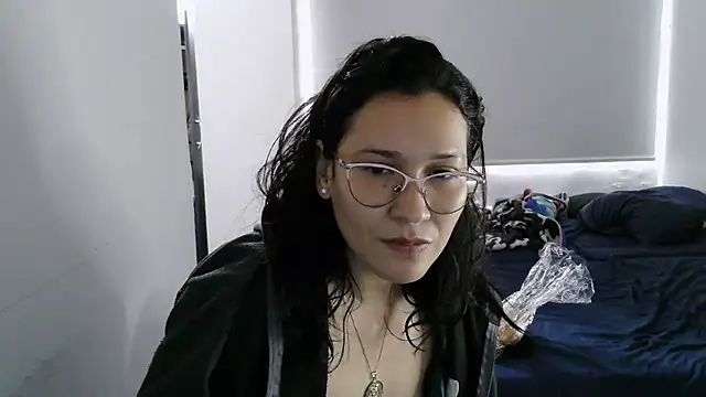 Snapshot of luxandracon23 chatting on October 2025 03:54:02 PM luxandracon23 online show from October 2025 03:54:02 PM