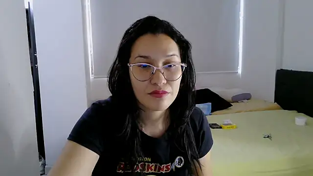 Snapshot of luxandracon23 chatting on October 2025 05:34:01 PM luxandracon23 online show from October 2025 05:34:01 PM