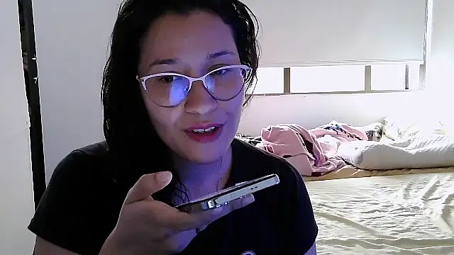 Snapshot of luxandracon23 chatting on October 2025 04:05:01 PM luxandracon23 online show from October 2025 04:05:01 PM