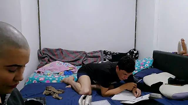 Snapshot of luxandracon23 chatting on November 2025 02:06:01 AM luxandracon23 online show from November 2025 02:06:01 AM