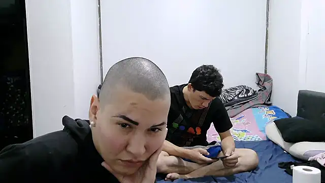 Snapshot of luxandracon23 chatting on November 2025 12:33:01 AM luxandracon23 online show from November 2025 12:33:01 AM