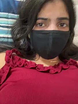 Lunaxx001 online show from April 2026 05:44:01 PM