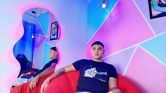 couple lovelyds online show from November 2025 08:54:01 PM