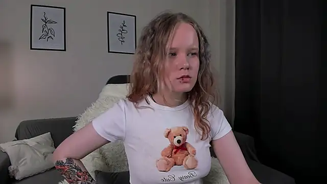 Snapshot of boostyboobs chatting on December 2024 07:31:02 PM boostyboobs online show from December 2024 07:31:02 PM