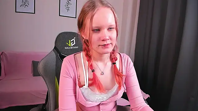 Snapshot of boostyboobs chatting on February 2025 12:15:02 AM boostyboobs online show from February 2025 12:15:02 AM