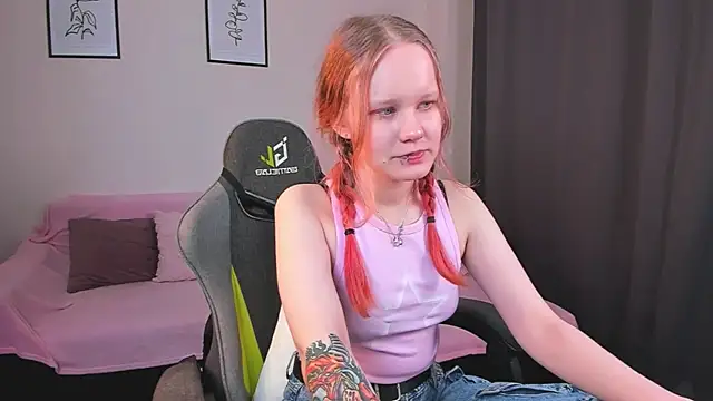 Snapshot of boostyboobs chatting on February 2025 09:20:02 PM boostyboobs online show from February 2025 09:20:02 PM