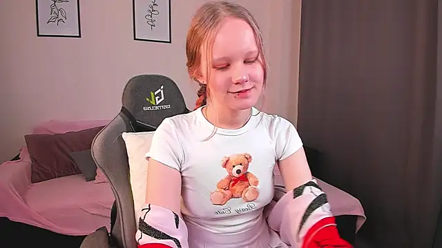 Snapshot of boostyboobs chatting on February 2025 09:11:02 PM boostyboobs online show from February 2025 09:11:02 PM