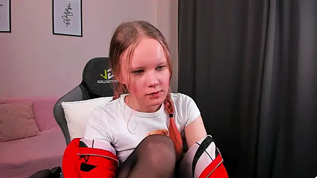 Snapshot of boostyboobs chatting on February 2025 12:10:01 AM boostyboobs online show from February 2025 12:10:01 AM