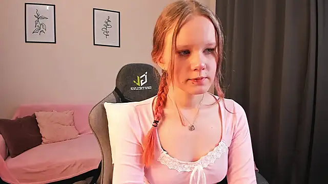 Snapshot of boostyboobs chatting on March 2025 09:04:02 PM boostyboobs online show from March 2025 09:04:02 PM