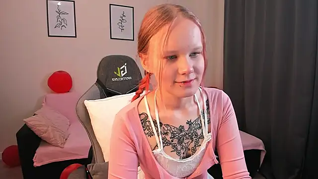 Snapshot of boostyboobs chatting on March 2025 09:07:02 PM boostyboobs online show from March 2025 09:07:02 PM