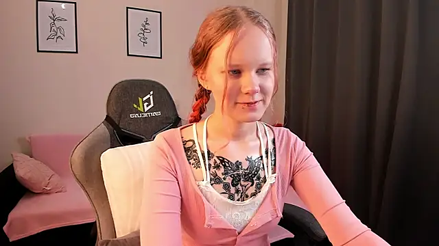 Snapshot of boostyboobs chatting on March 2025 09:05:02 PM boostyboobs online show from March 2025 09:05:02 PM