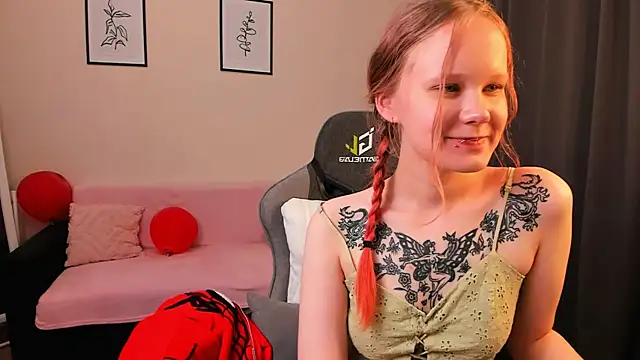 Snapshot of boostyboobs chatting on March 2025 03:09:02 AM boostyboobs online show from March 2025 03:09:02 AM