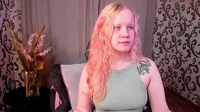 Snapshot of boostyboobs chatting on October 2025 03:36:01 AM boostyboobs online show from October 2025 03:36:01 AM