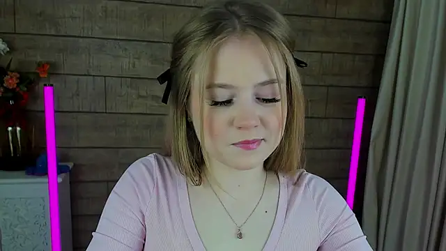 SelinSwarovski online show from March 2025 04:22:02 PM