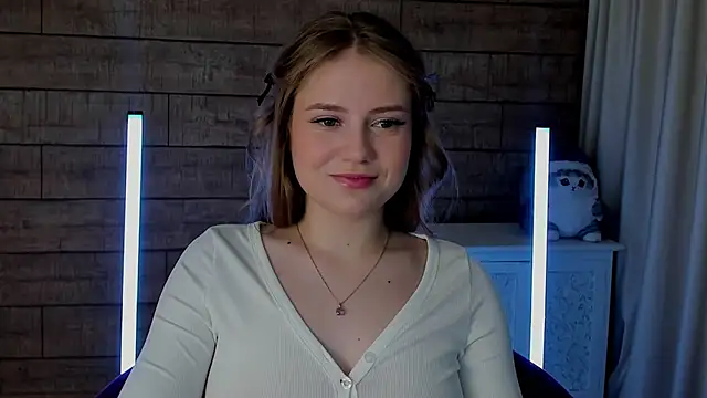 SelinSwarovski online show from March 2025 04:20:02 PM