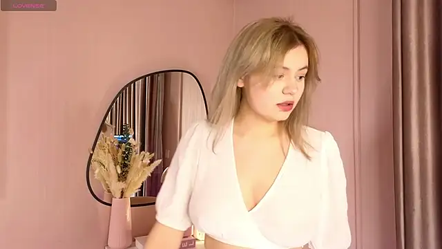 Snapshot of Maybe_Baby_ chatting on December 2024 08:09:01 AM Maybe Baby online show from December 2024 08:09:01 AM