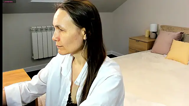 Lillian White online show from February 2025 01:11:02 AM