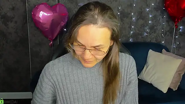 Snapshot of Lillian_White chatting on February 2026 01:07:02 AM Lillian White online show from February 2026 01:07:02 AM