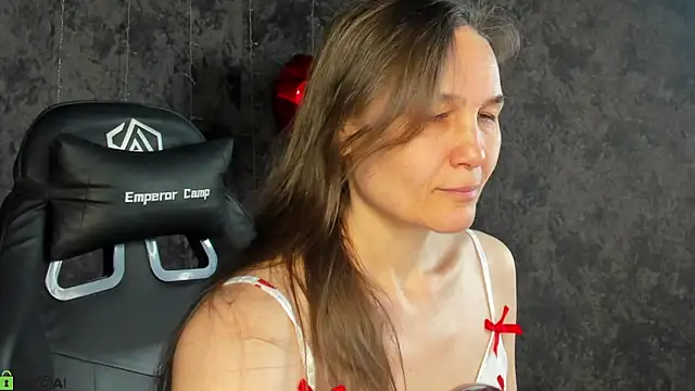 Snapshot of Lillian_White chatting on March 2026 12:56:02 AM Lillian White online show from March 2026 12:56:02 AM