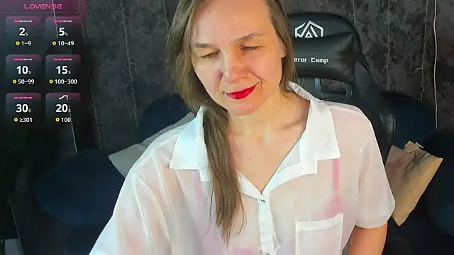 Snapshot of Lillian_White chatting on March 2026 01:05:01 AM Lillian White online show from March 2026 01:05:01 AM