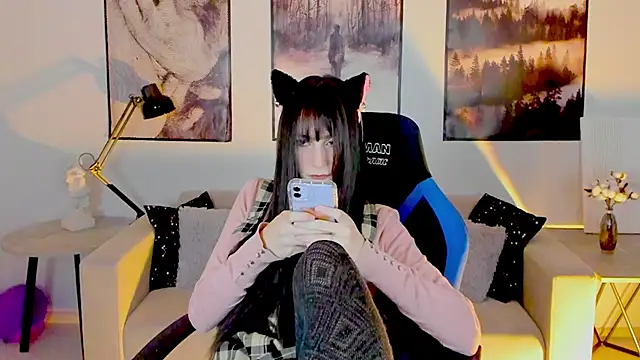 LuxRayi online show from January 2025 09:19:01 PM