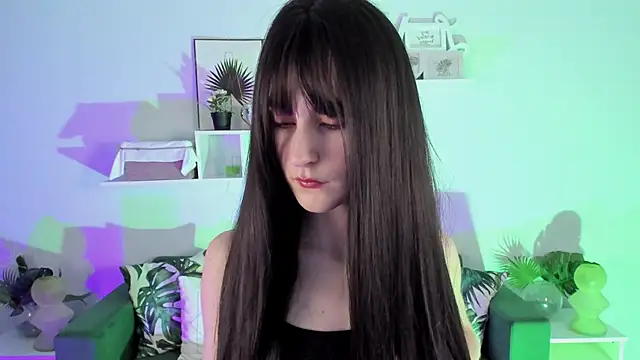 LuxRayi online show from February 2025 05:59:01 PM