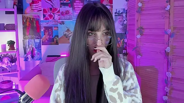 LuxRayi online show from February 2025 05:51:02 PM