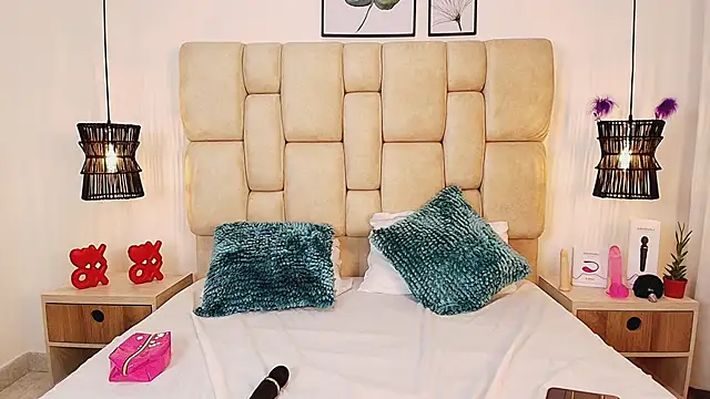 Snapshot of AdharaSmithh chatting on March 2025 02:26:02 AM AdharaSmithh online show from March 2025 02:26:02 AM