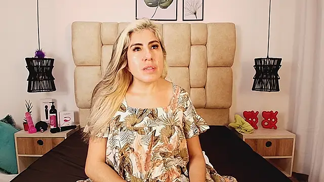 Snapshot of AdharaSmithh chatting on March 2025 02:25:02 AM AdharaSmithh online show from March 2025 02:25:02 AM