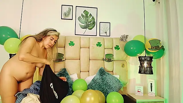 Snapshot of AdharaSmithh chatting on March 2025 03:14:01 AM AdharaSmithh online show from March 2025 03:14:01 AM