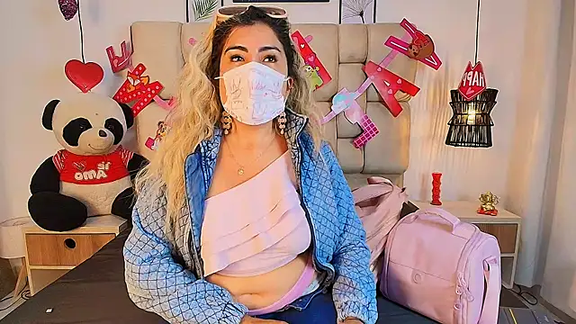 Snapshot of AdharaSmithh chatting on September 2025 08:00:02 PM AdharaSmithh online show from September 2025 08:00:02 PM