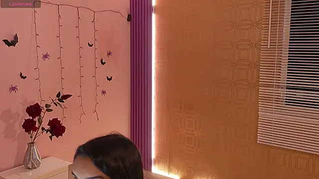 Snapshot of Bella19_ chatting on October 2025 09:15:02 PM Bella19  online show from October 2025 09:15:02 PM