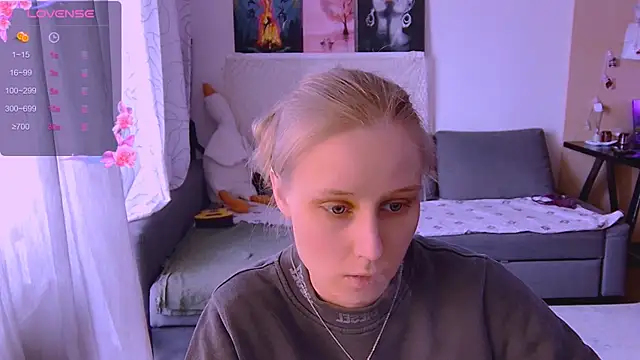 KatiKate online show from March 2025 01:48:01 PM