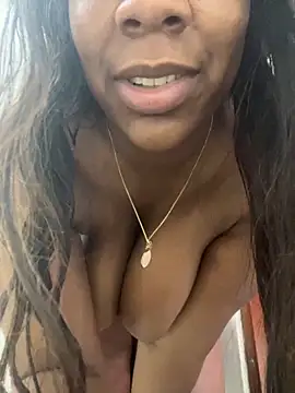 KloheCurvy online show from November 2025 12:05:02 PM