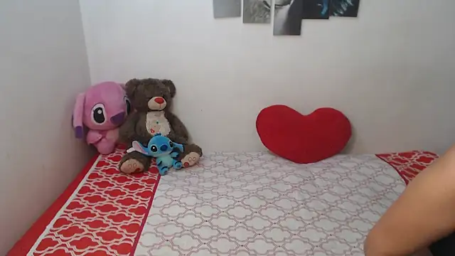 Snapshot of Pocahontas_Princess_ chatting on April 2026 05:35:02 PM Pocahontas Princess online show from April 2026 05:35:02 PM